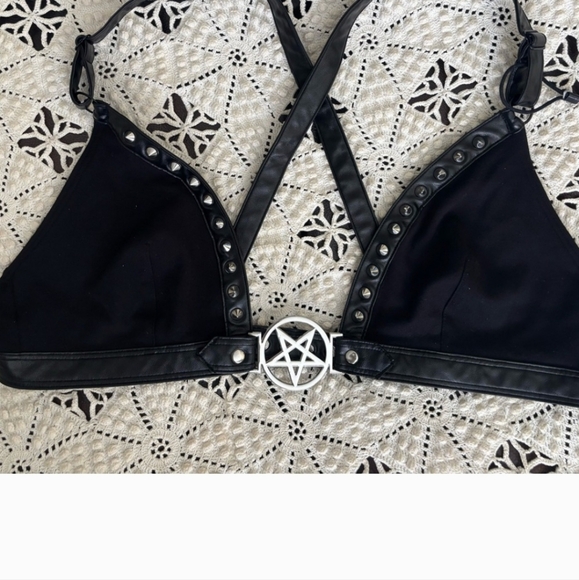 ***SOLD***KILLSTAR NWOT Black Strappy Pentagram Halter Top. XL - Picture 5 of 11